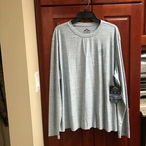 NWT Men’s mountain & isles long sleeve tee